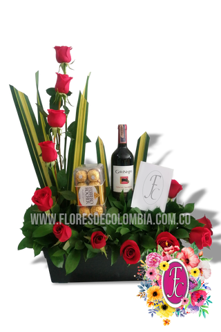 Media luna con vino y chocolates │ Flores de Colombia